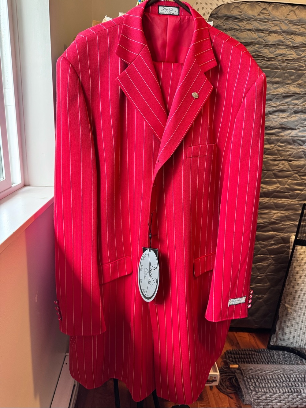 Men's Denzel Collection red suit new size 52L/46